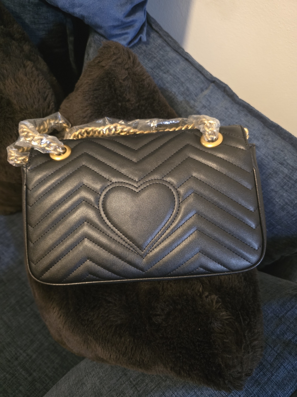 Unbranded/ Black Quilted Shoulder Bag with Gold Hardware - Designer Style - Picture 5 of 5